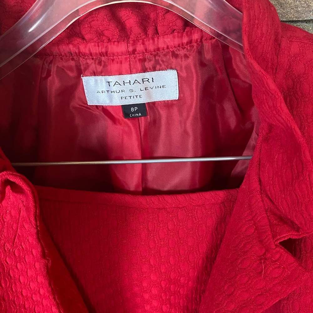 TAHARI red embossed skirt set 8P.